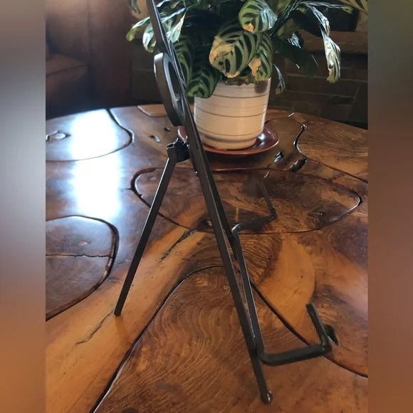 Black Wrought Iron Metal Display Easel - Picture 3 of 9